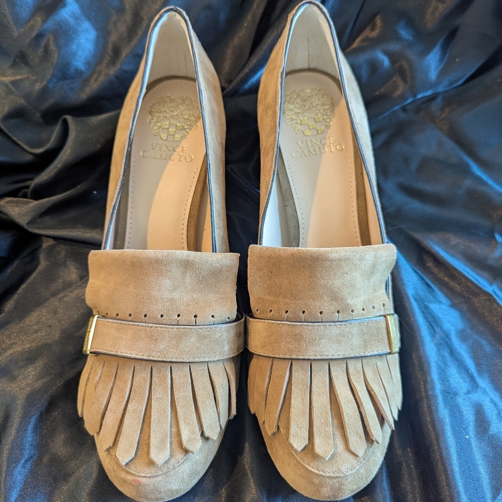 NEW Vince Camuto Block Heel Camel Color Suede Shoes Sz 9.5m